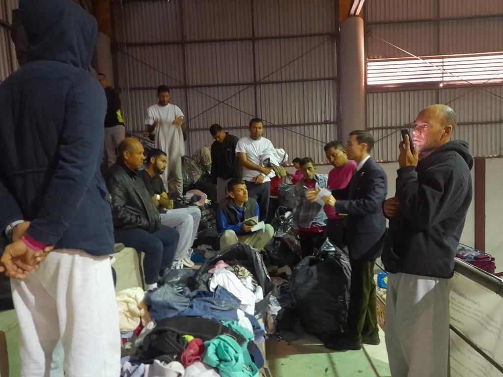 Más de mil 500 migrantes han sido atendidos en el albergue temporal de la unidad deportiva de Tijuana. Noticias en tiempo real