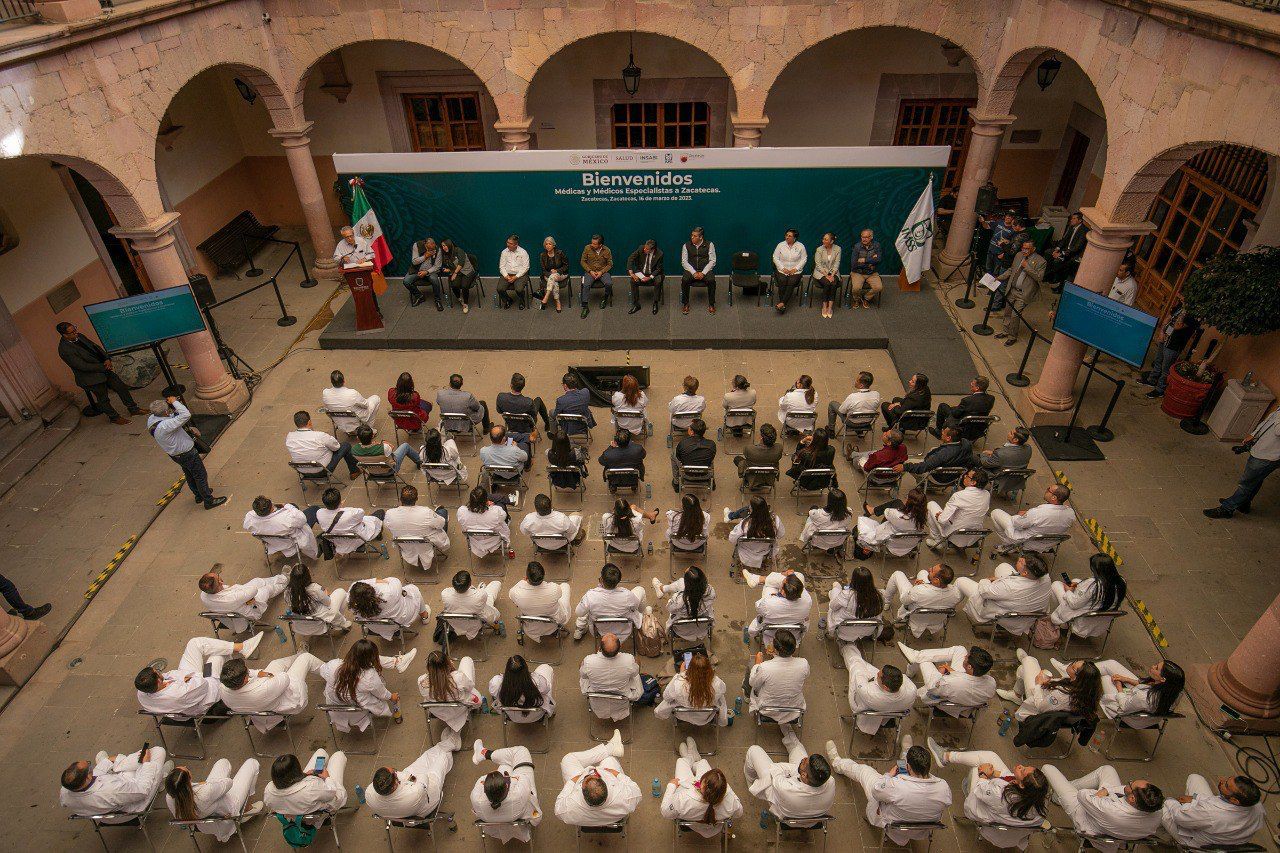 Dan bienvenida en Zacatecas a 169 médicos cubanos. Noticias en tiempo real